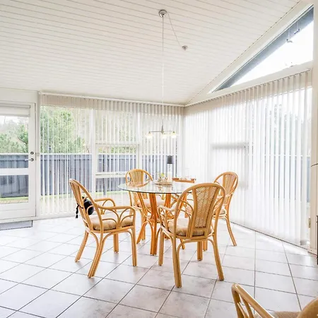 Ferienhaus Enchanting Forest Retreat-by Traum *