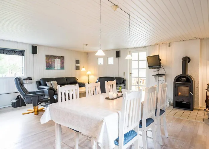 Enchanting Forest Retreat-by Traum *